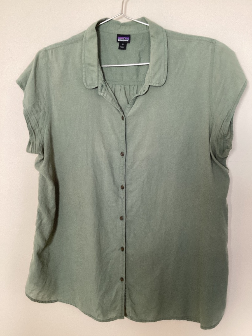 Patagonia size 12 sage green short sleeve button down hemp lightweight summer